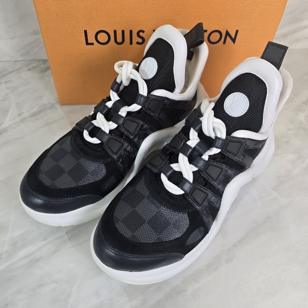 🔥Limited Edition🔥Louis Vuitton Damier Black and White Sneakers